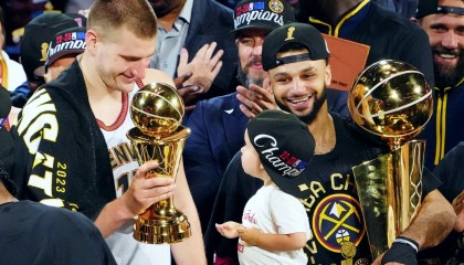 小贾正式锁定火箭首发！第五位首发三选一：乌度卡或启用死亡五大